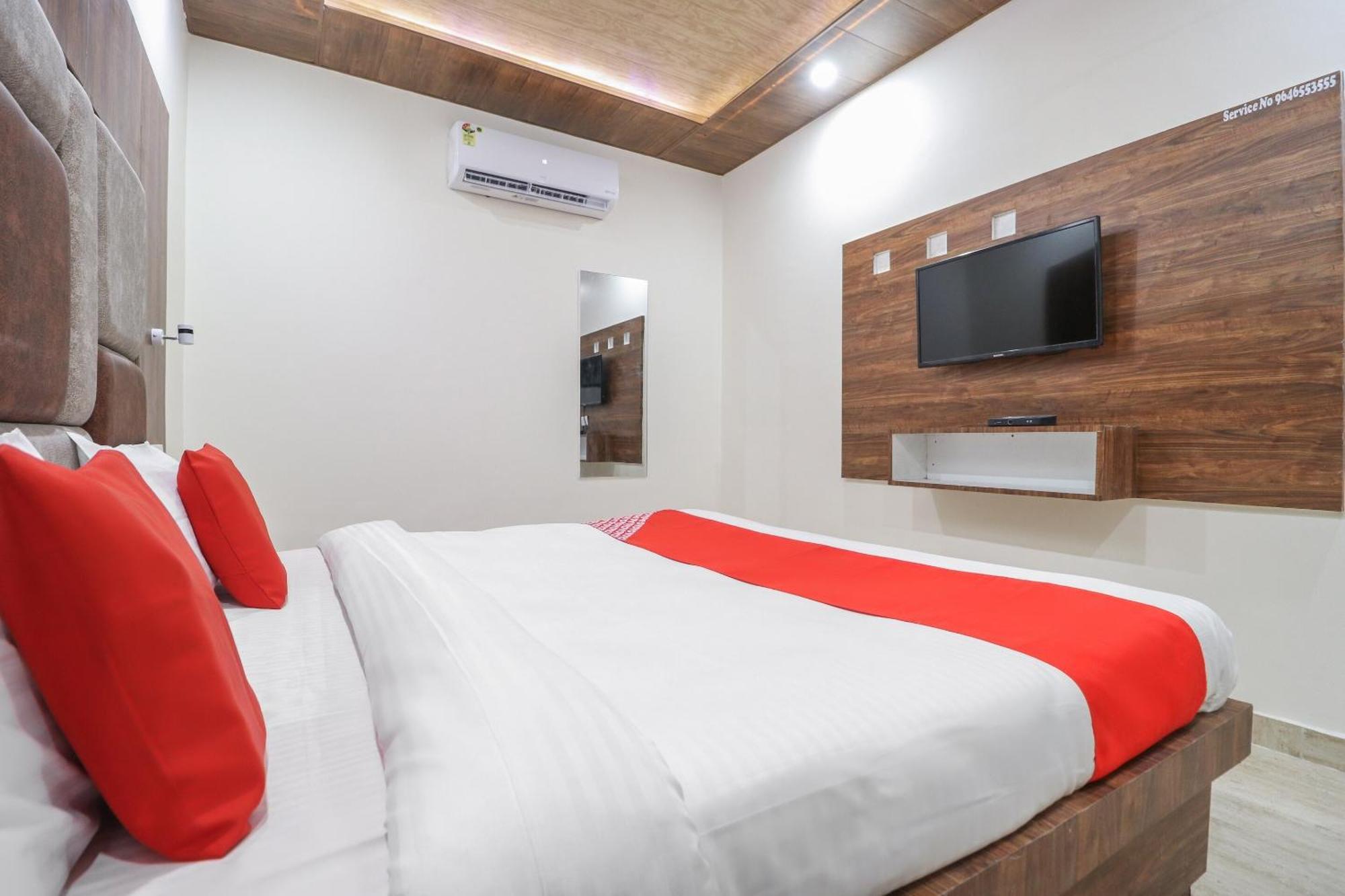 Oyo Flagship Hotel Ambani Zirakpur Eksteriør bilde