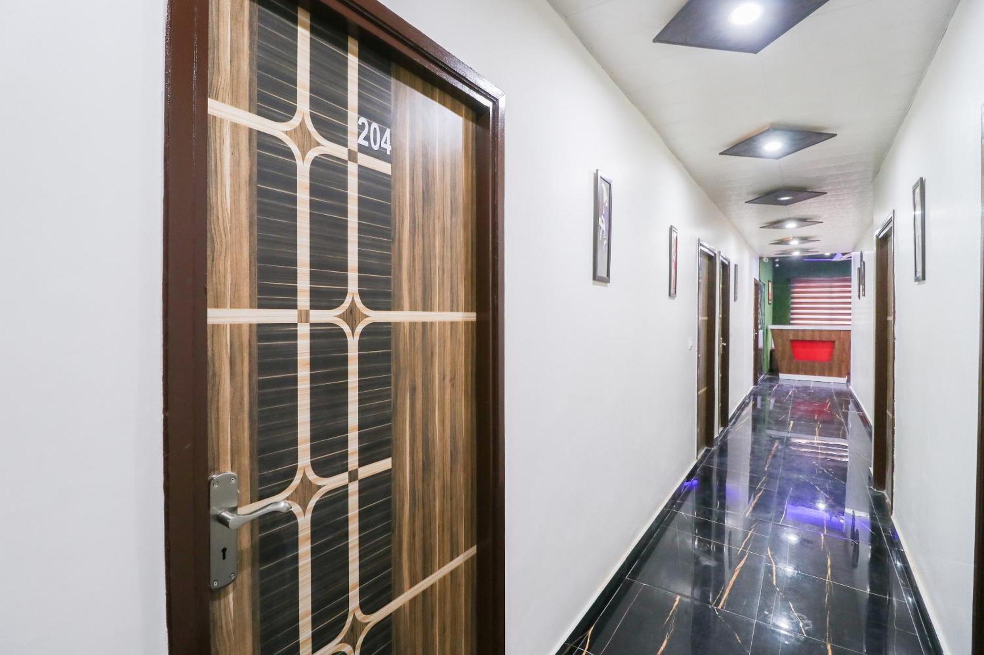 Oyo Flagship Hotel Ambani Zirakpur Eksteriør bilde