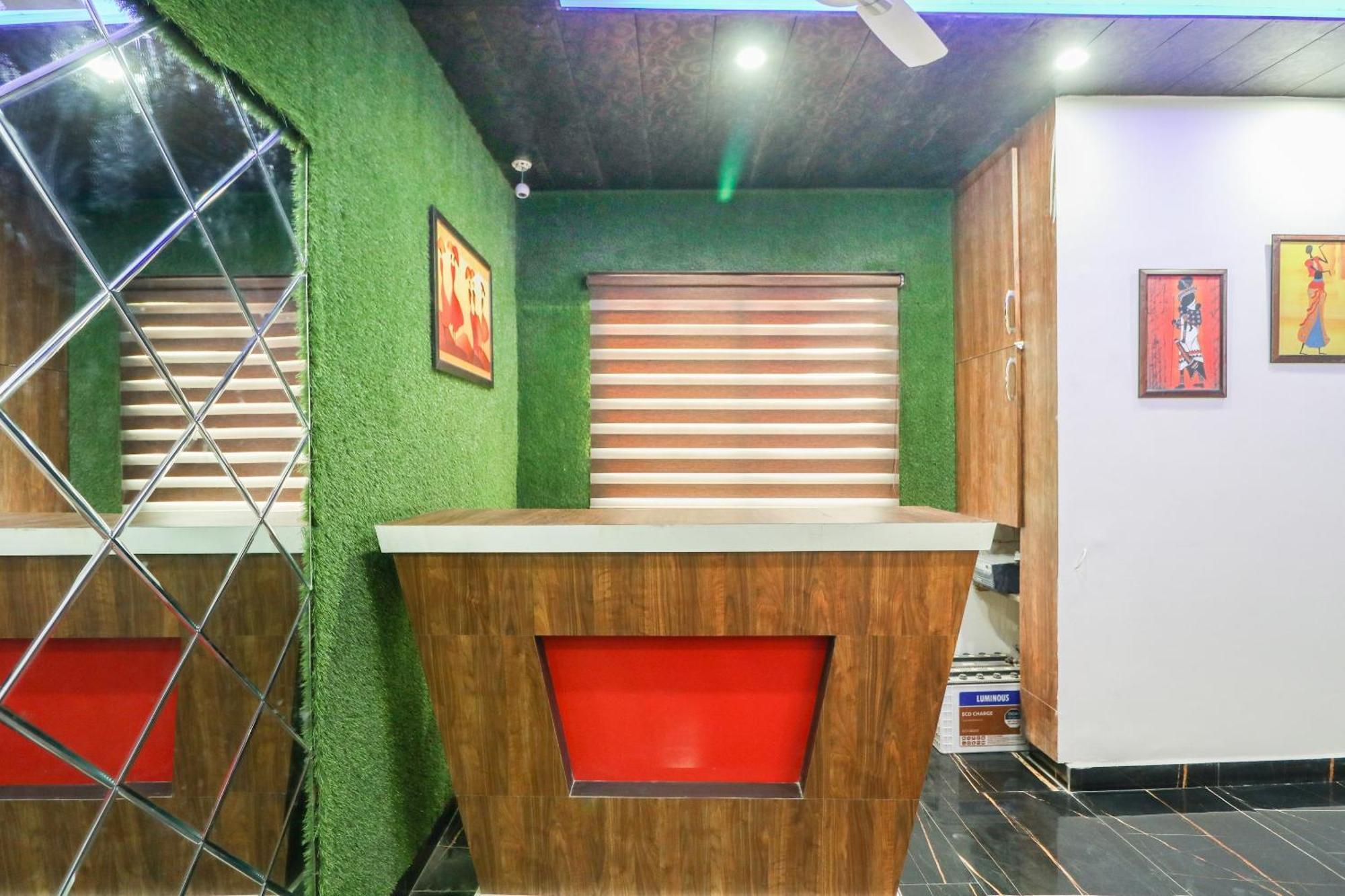 Oyo Flagship Hotel Ambani Zirakpur Eksteriør bilde